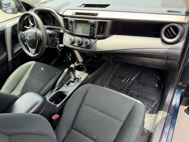 Used 2018 Toyota RAV4 LE FWD image 26