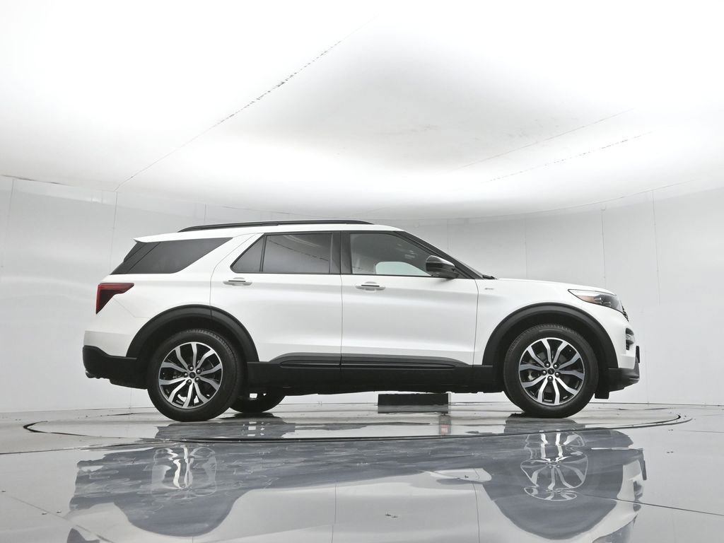 Certified 2022 Ford Explorer ST-Line RWD image 54