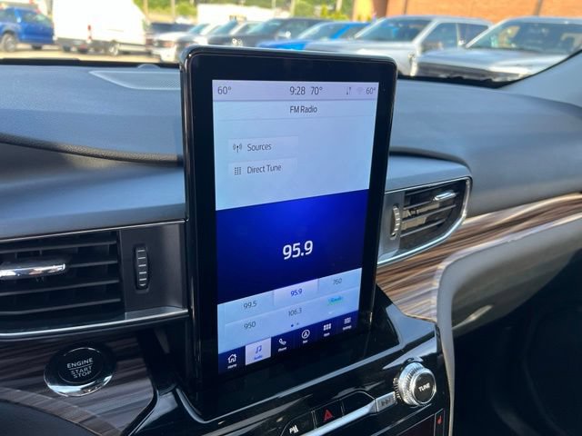 Certified 2024 Ford Explorer Limited w/ Limited Technology Package AWD/4WD image 11