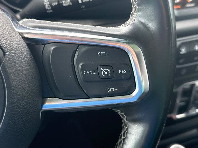 Used 2018 Jeep Wrangler Unlimited Sahara w/ Uconnect 4C Nav & Sound Group AWD/4WD image 19