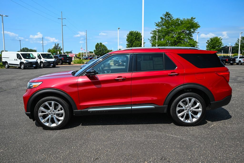 Certified 2022 Ford Explorer Platinum w/ Equipment Group 601A AWD/4WD image 8