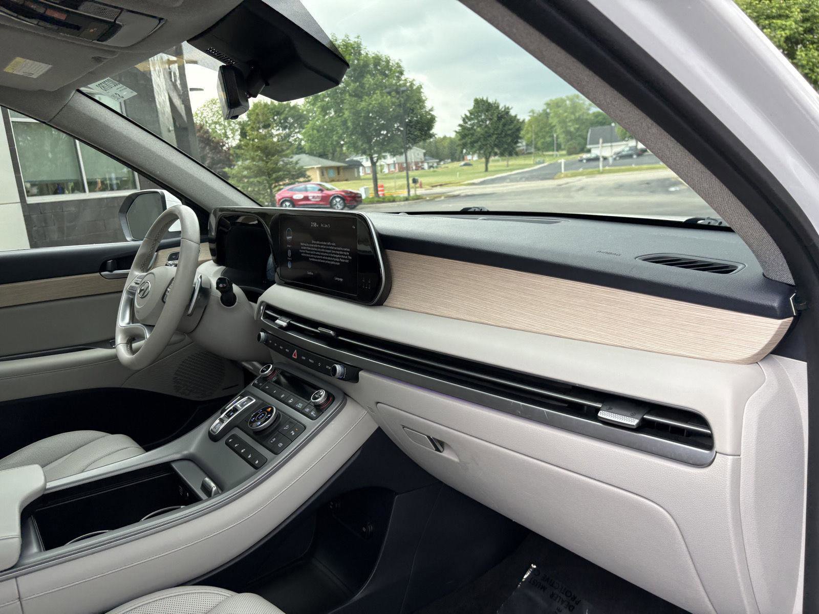 Used 2024 Hyundai Palisade Limited AWD/4WD image 22