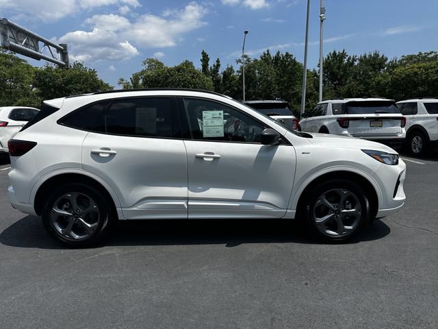 Certified 2023 Ford Escape ST-Line w/ Tech Pack #1 AWD/4WD image 4