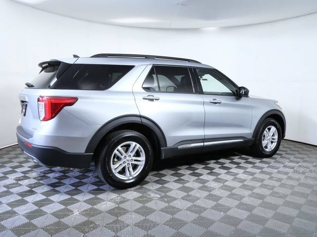 Certified 2024 Ford Explorer XLT w/ Equipment Group 202A AWD/4WD image 6