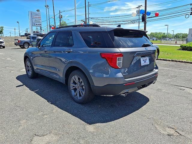 Certified 2023 Ford Explorer XLT w/ Equipment Group 202A AWD/4WD image 8