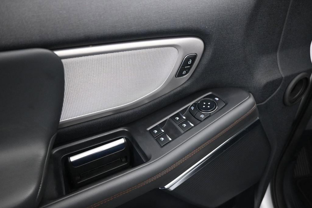 Certified 2025 Ford Expedition Active AWD/4WD image 11