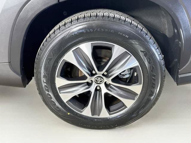 Used 2023 Toyota Highlander XLE FWD image 8
