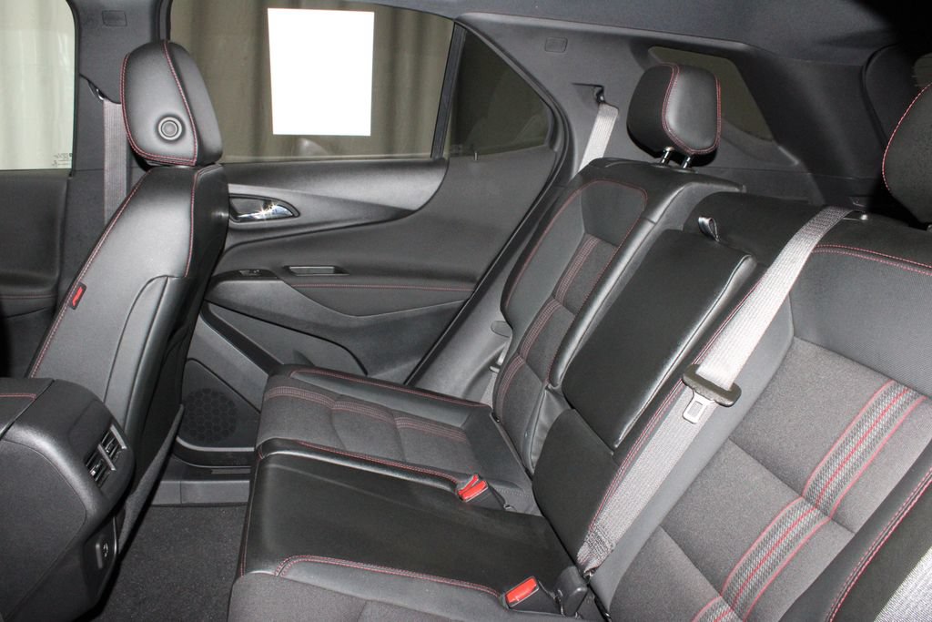 Used 2023 Chevrolet Equinox RS FWD image 23