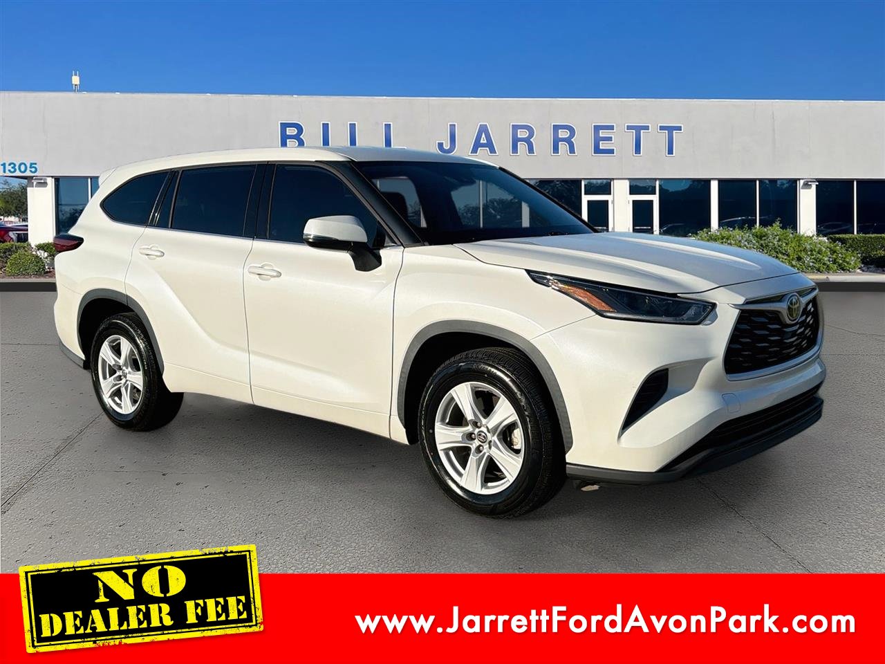 Used 2021 Toyota Highlander L FWD image 1