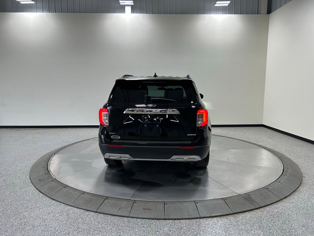 Certified 2022 Ford Explorer XLT w/ Equipment Group 202A AWD/4WD image 8