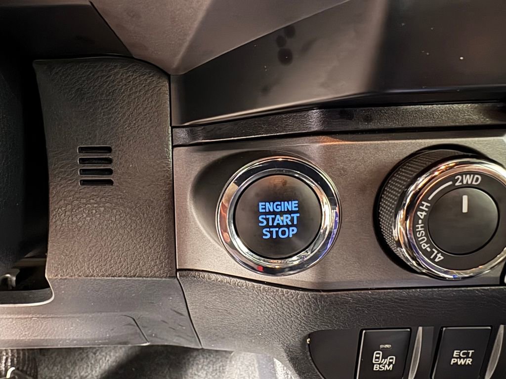 Used 2023 Toyota Tacoma TRD Off-Road w/ Technology Package AWD/4WD image 22