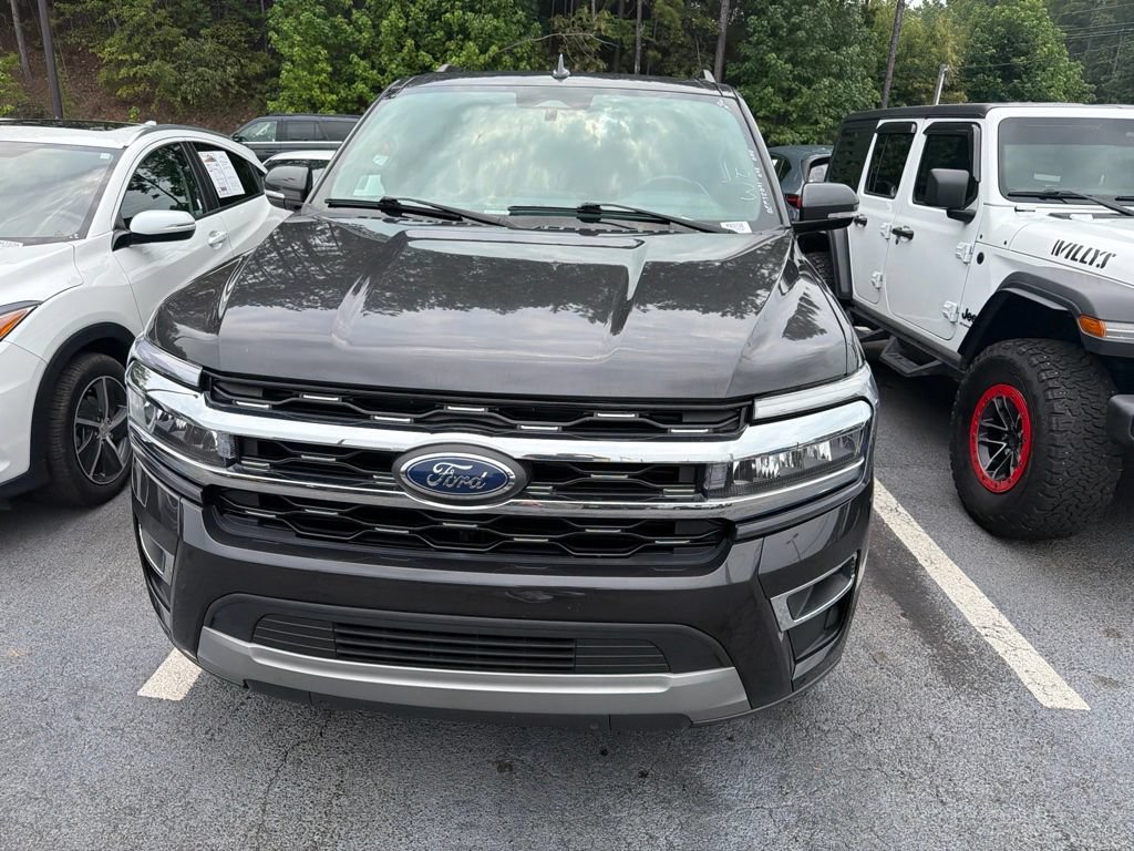Certified 2024 Ford Expedition Limited RWD image 3