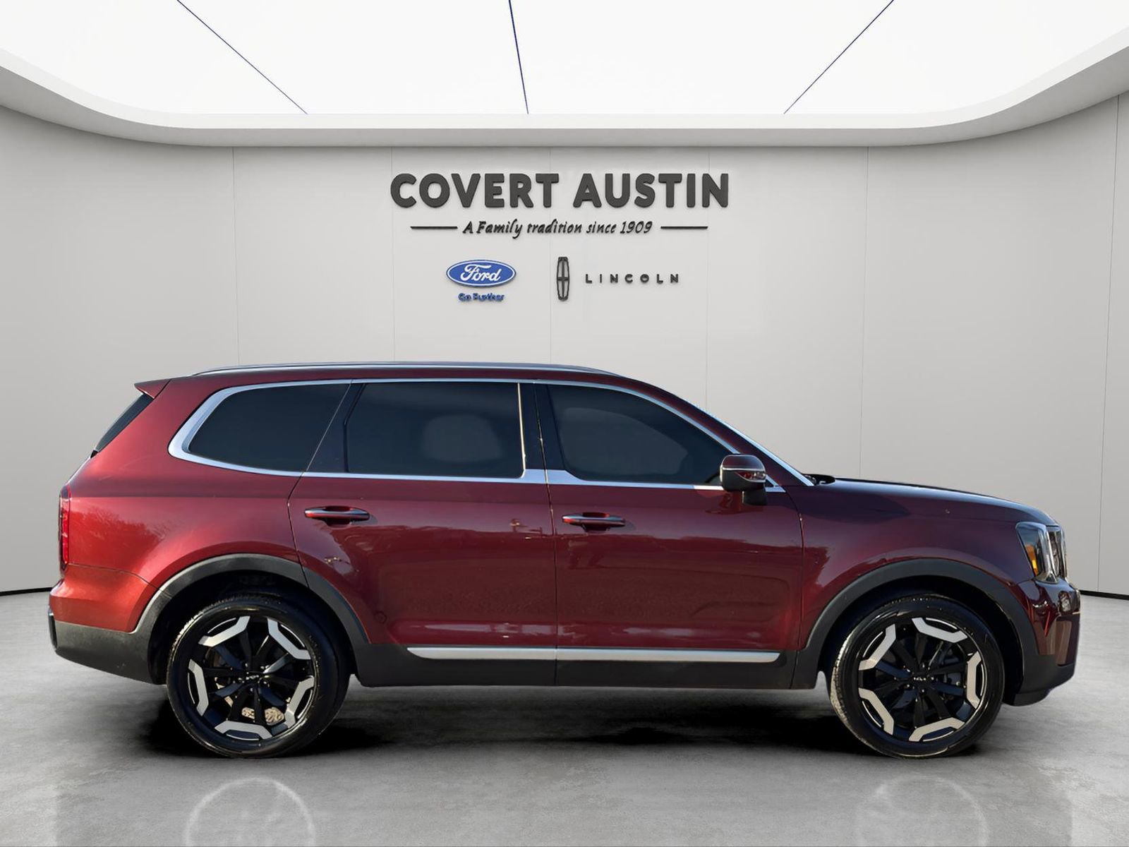 Used 2023 Kia Telluride S image 6