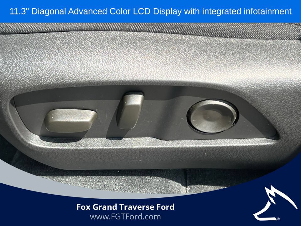 Used 2025 Chevrolet Equinox LT w/ Convenience Package II AWD/4WD image 9