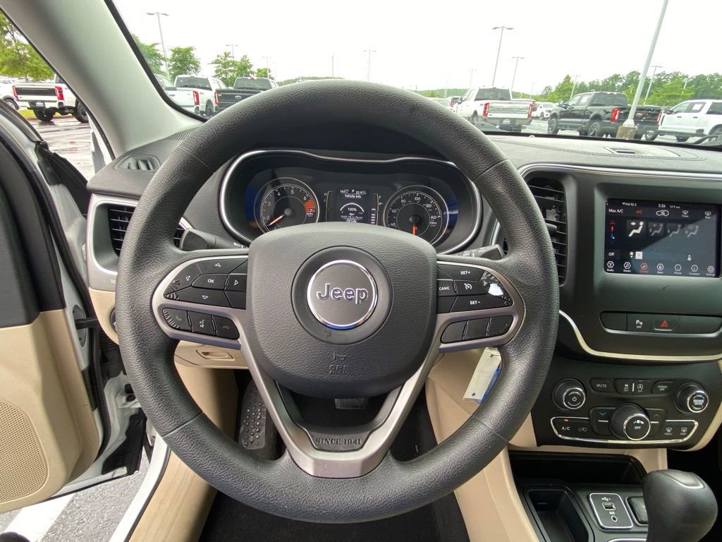 Used 2019 Jeep Cherokee Latitude w/ Popular Appearance Group FWD image 13