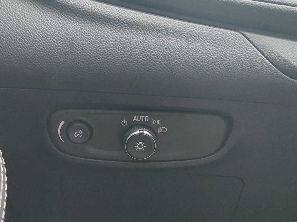 Used 2024 Buick Encore GX Preferred FWD image 25