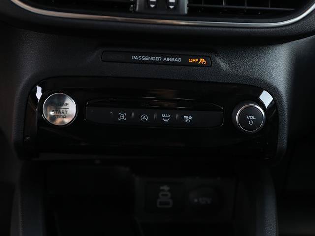 Certified 2025 Ford Escape Platinum AWD/4WD image 40