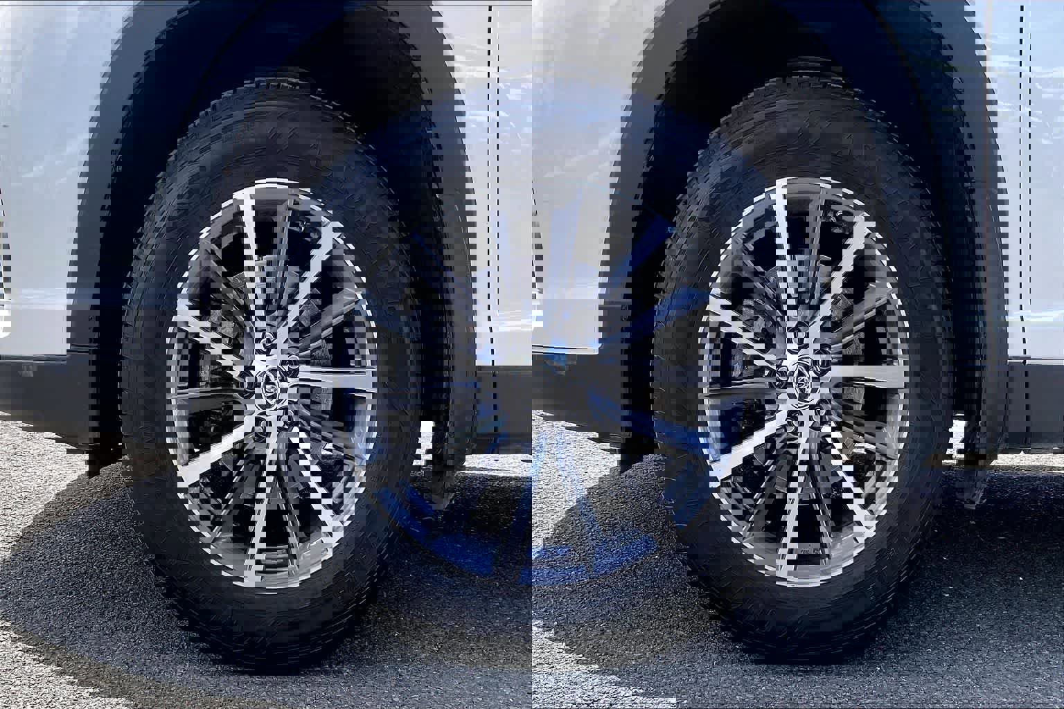 Used 2019 Toyota Highlander XLE FWD image 10