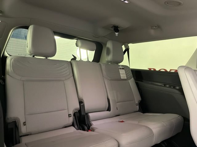 Certified 2026 Ford Expedition Max Platinum w/ Platinum Ultimate Package AWD/4WD image 37