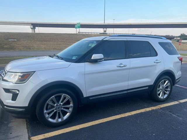 Certified 2018 Ford Explorer Limited AWD/4WD image 3