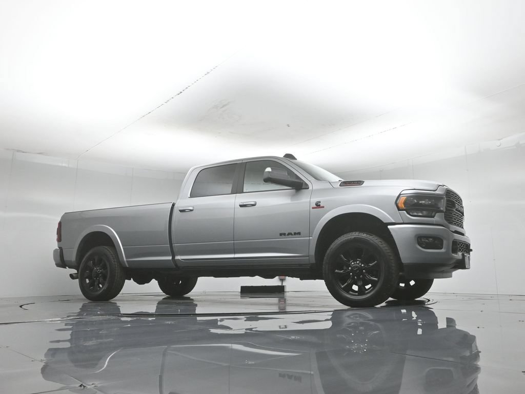 Used 2022 RAM 3500 Limited w/ Night Edition AWD/4WD image 4