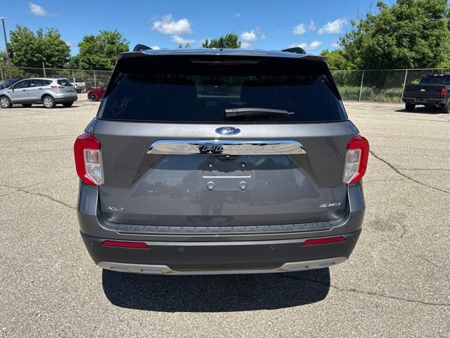 Certified 2024 Ford Explorer XLT w/ Equipment Group 202A AWD/4WD image 6