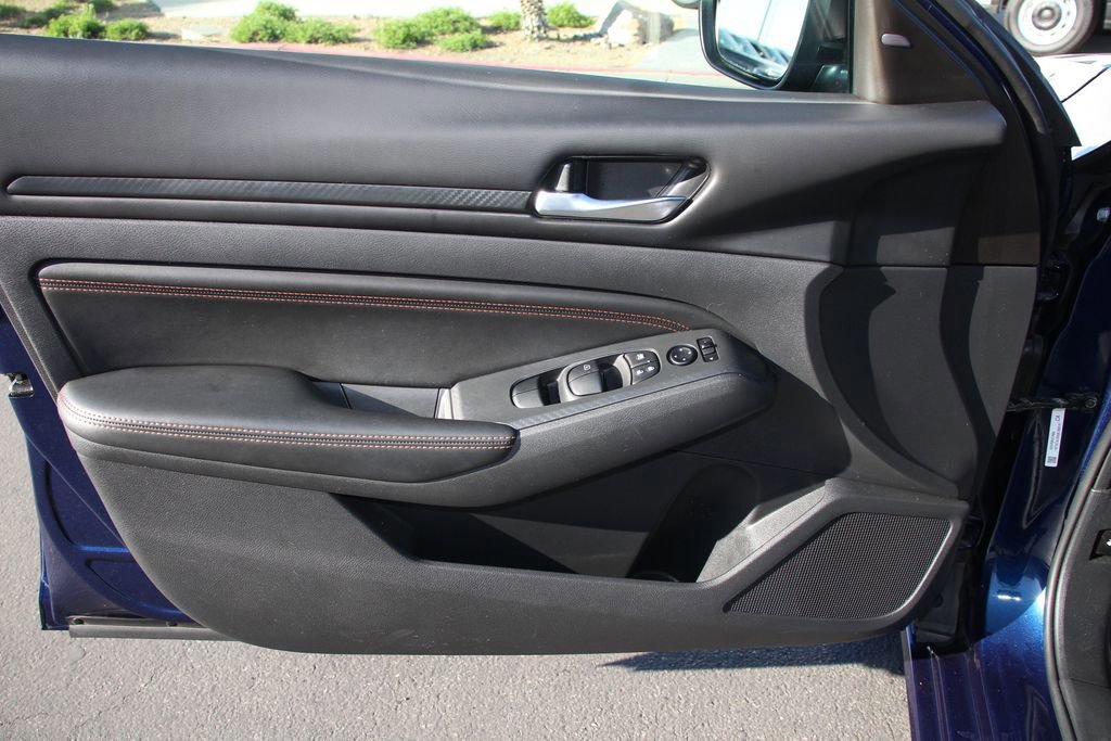 Used 2021 Nissan Altima 2.5 SR w/ SR Premium Package image 22