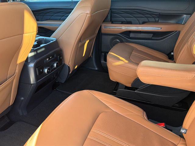 Certified 2024 Ford Expedition Platinum image 28