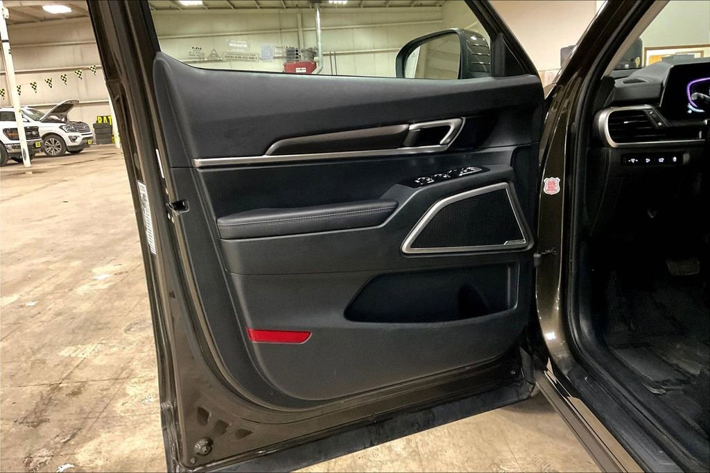 Used 2025 Kia Telluride S AWD/4WD image 22