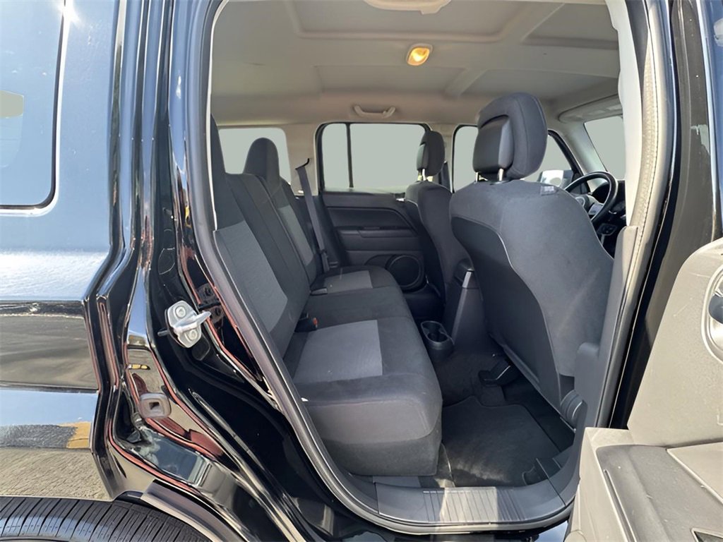 Used 2017 Jeep Patriot Latitude image 21