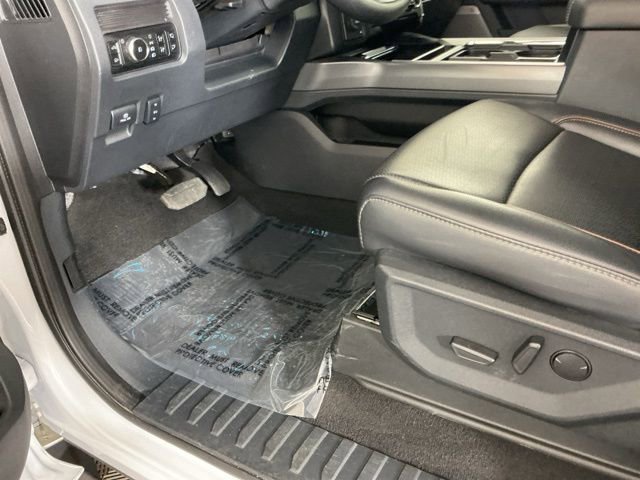 Certified 2025 Ford F450 Lariat w/ FX4 Off-Road Package AWD/4WD image 18