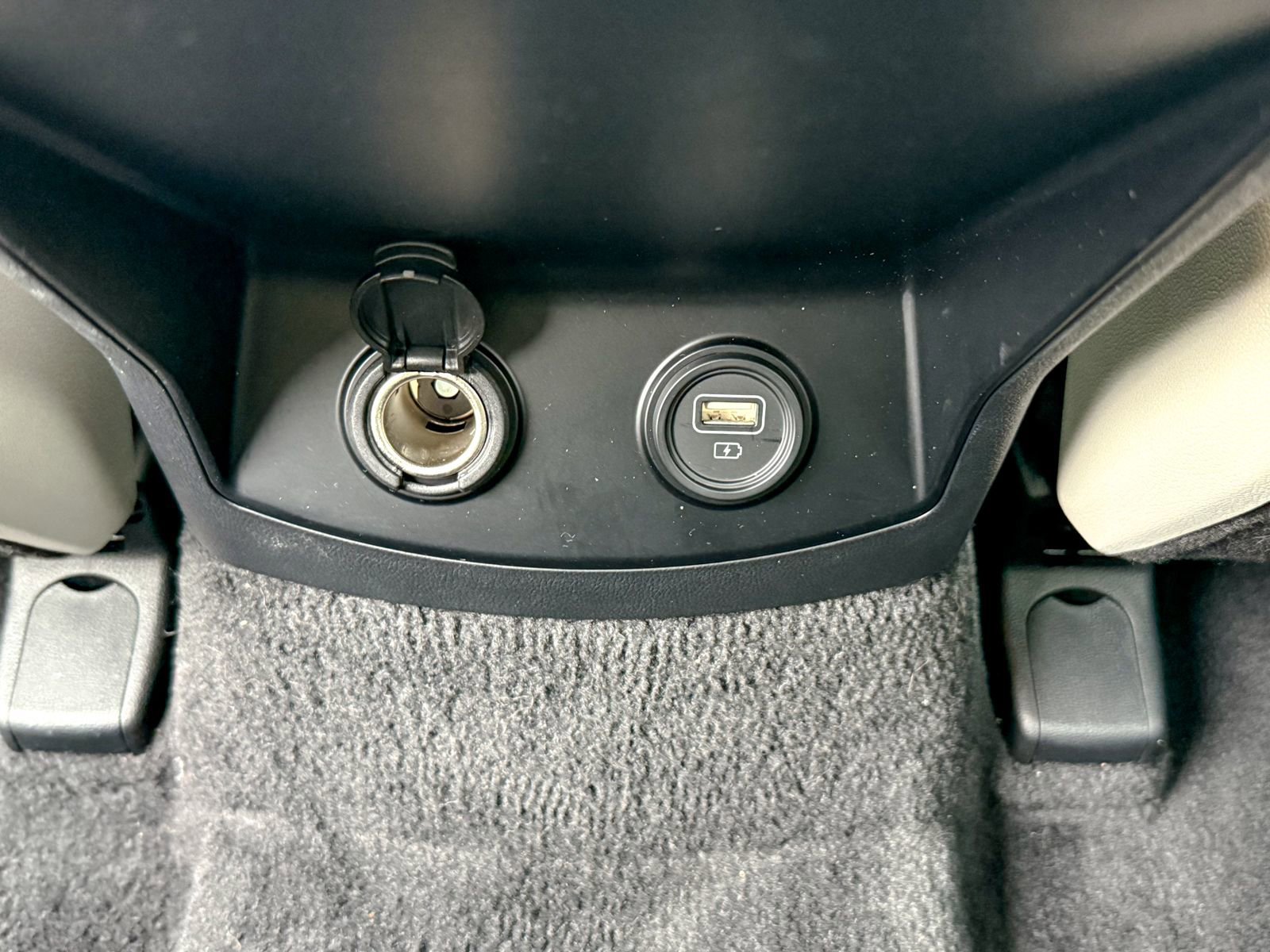 Used 2023 Kia Sorento S image 18