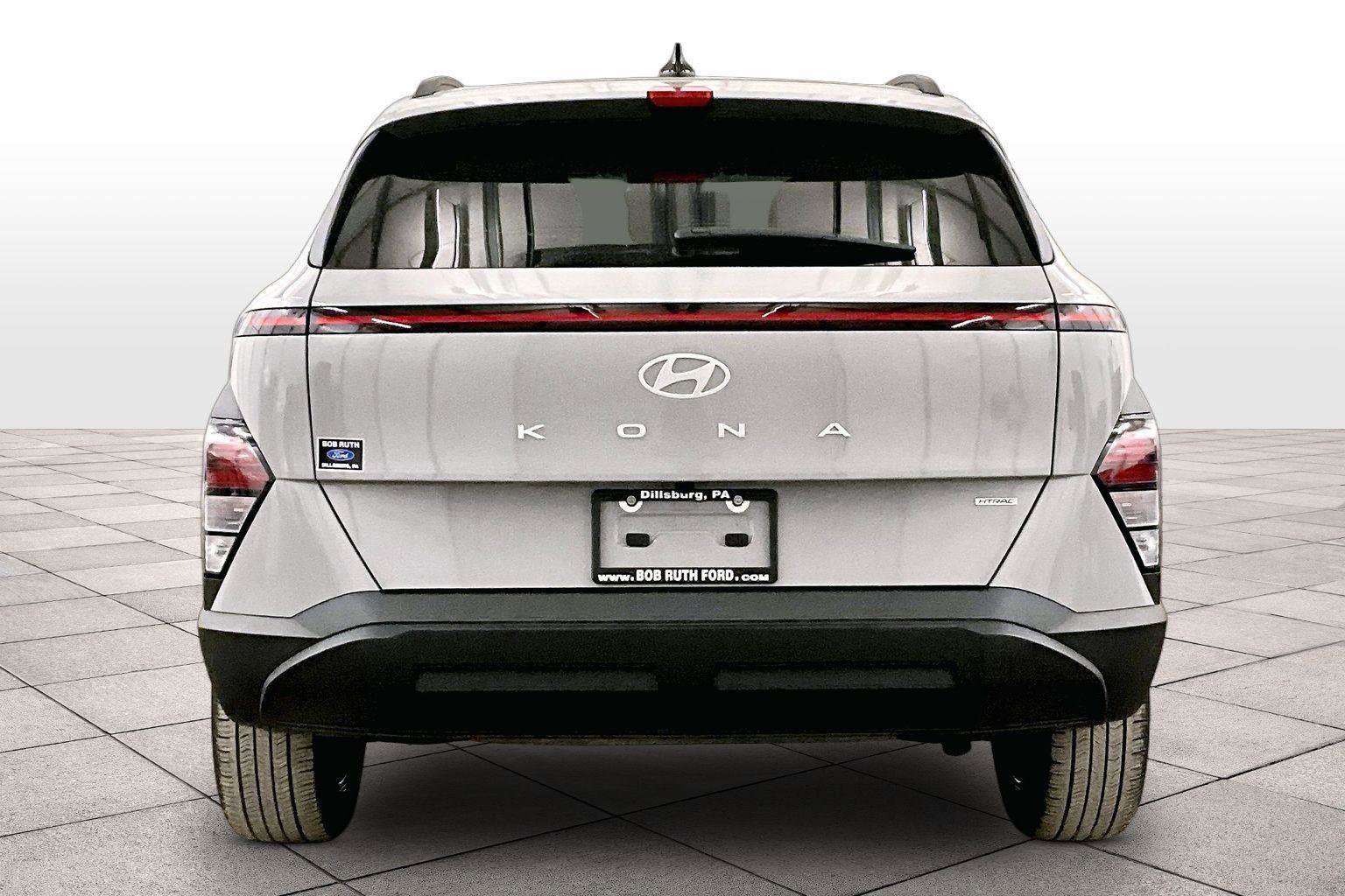 Used 2025 Hyundai Kona SEL image 4