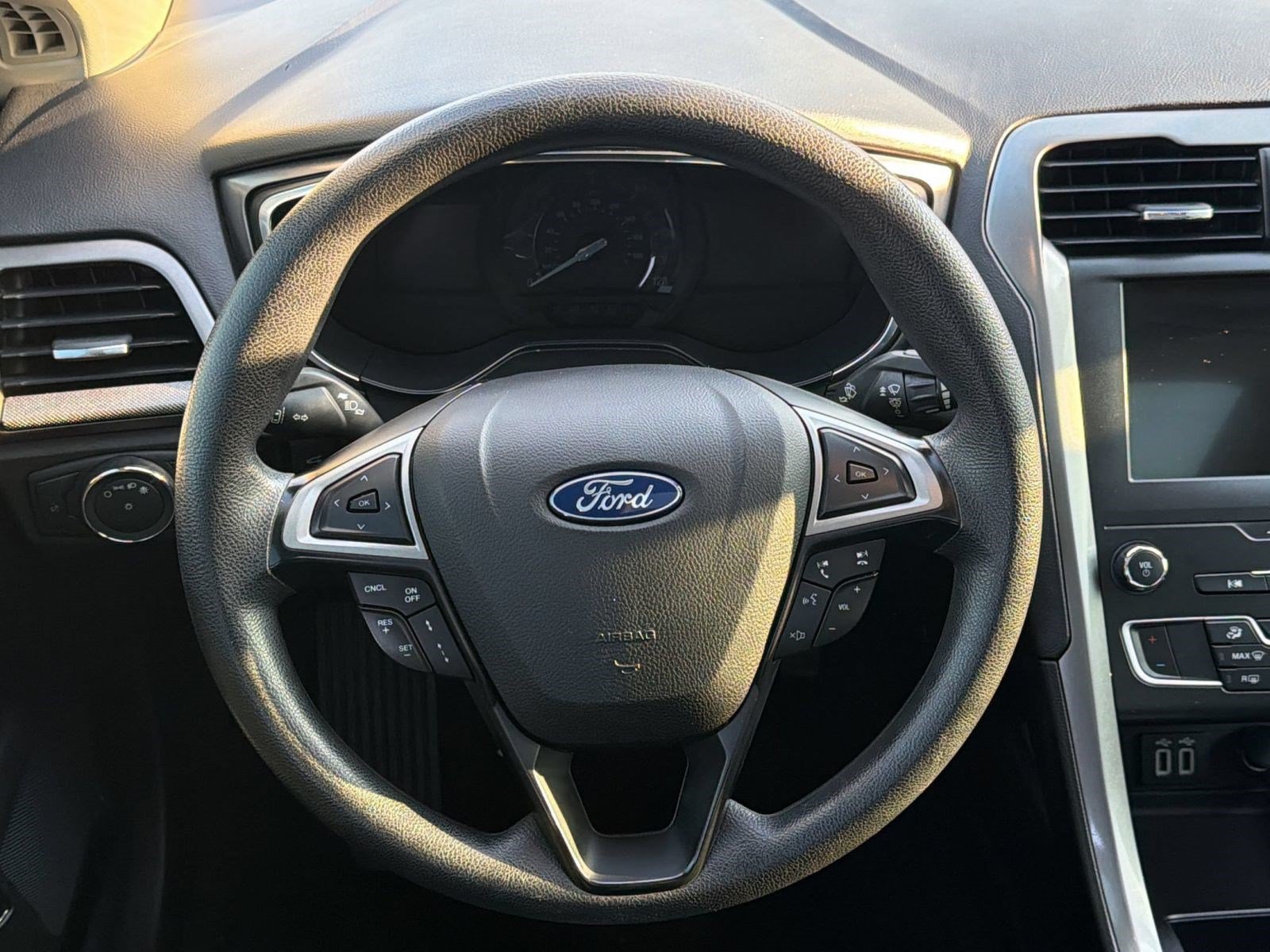Certified 2020 Ford Fusion SE FWD image 11