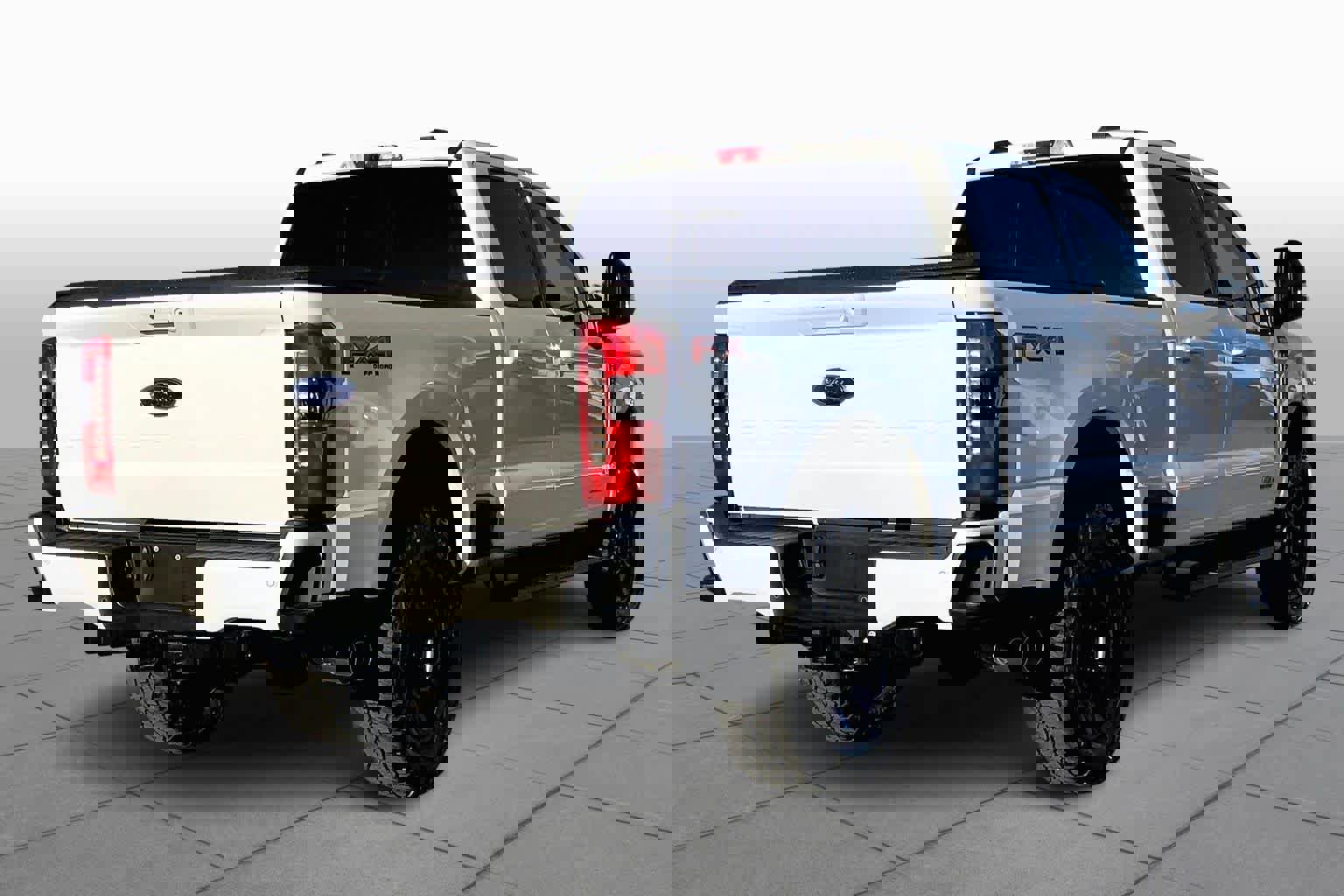 Certified 2024 Ford F250 Lariat w/ Lariat Ultimate Package image 4