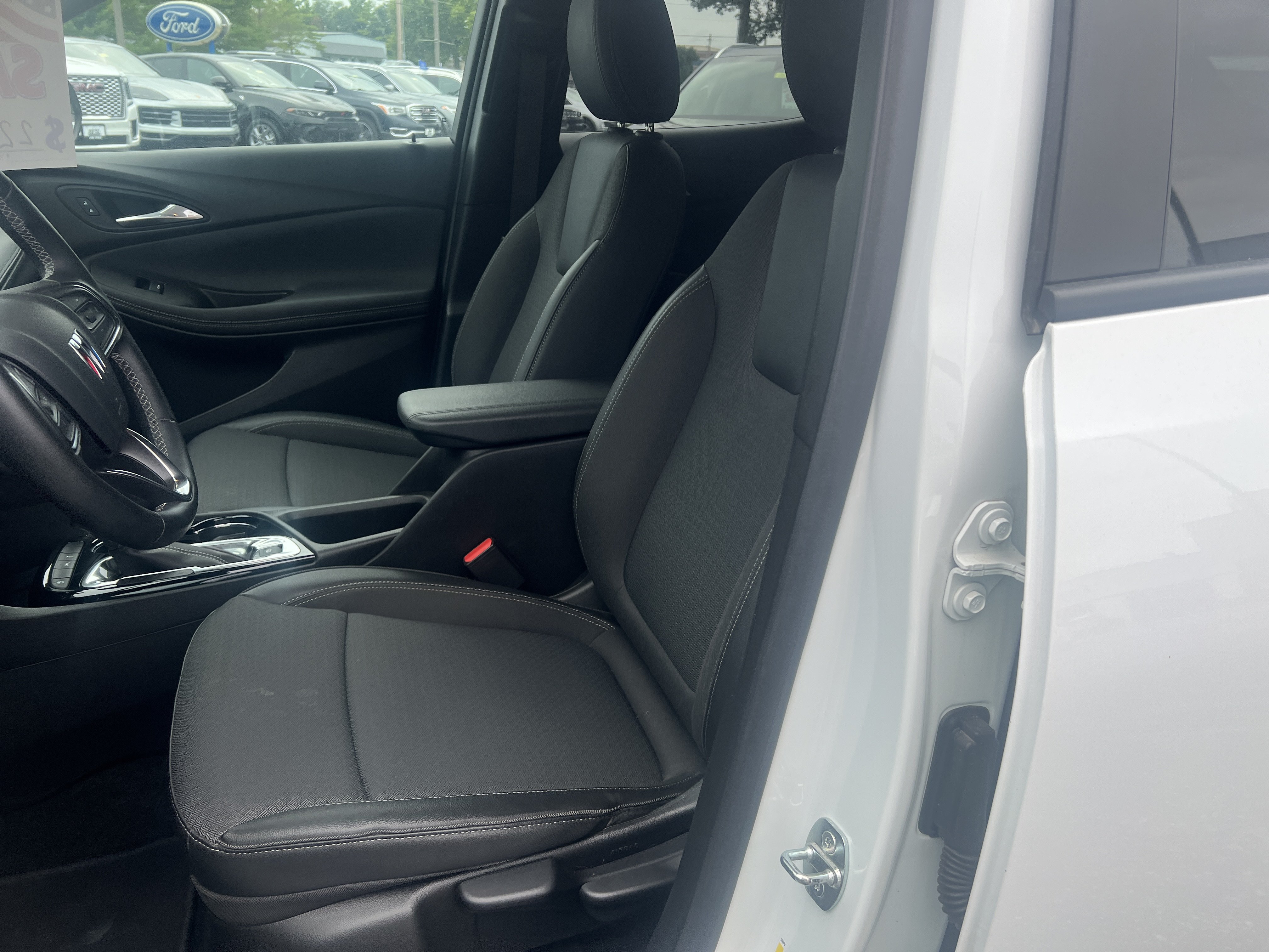 Used 2024 Buick Encore GX Preferred FWD image 9