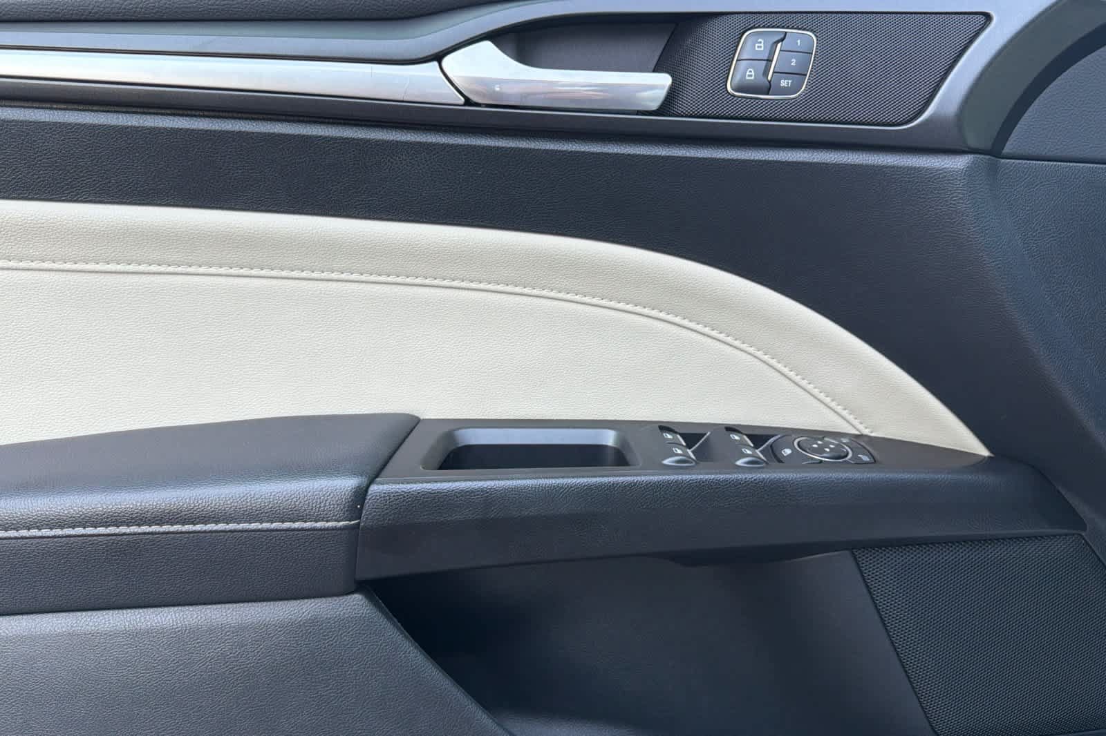 Certified 2017 Ford Fusion Titanium FWD image 12