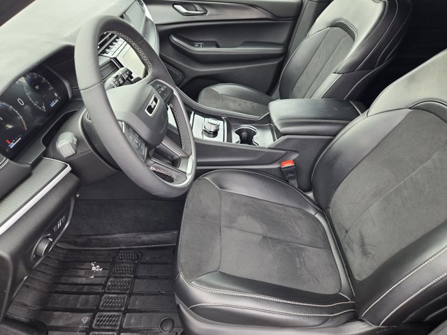 Used 2024 Jeep Grand Cherokee L Altitude image 11