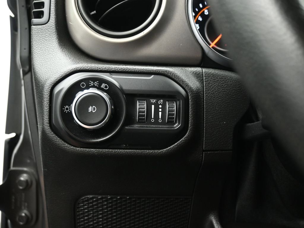 Used 2018 Jeep Wrangler Unlimited Sport image 9