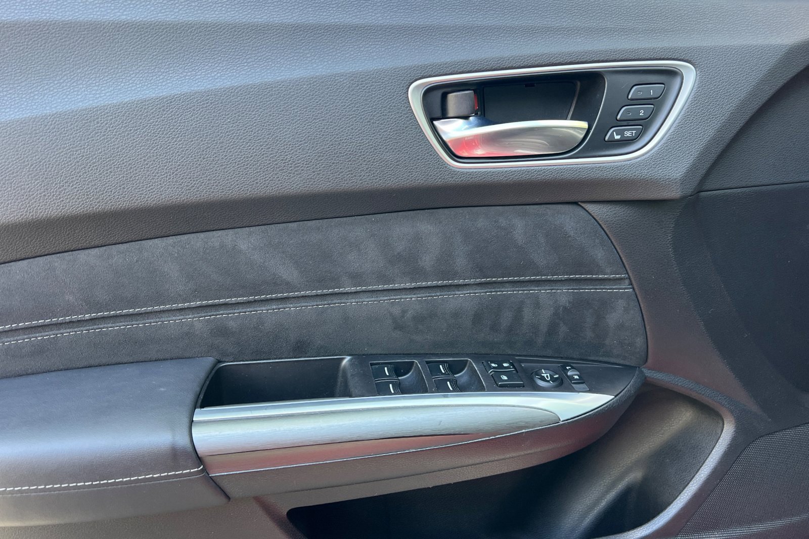 Used 2019 Acura TLX 2.4L Technology Pkg w/A-Spec P image 12