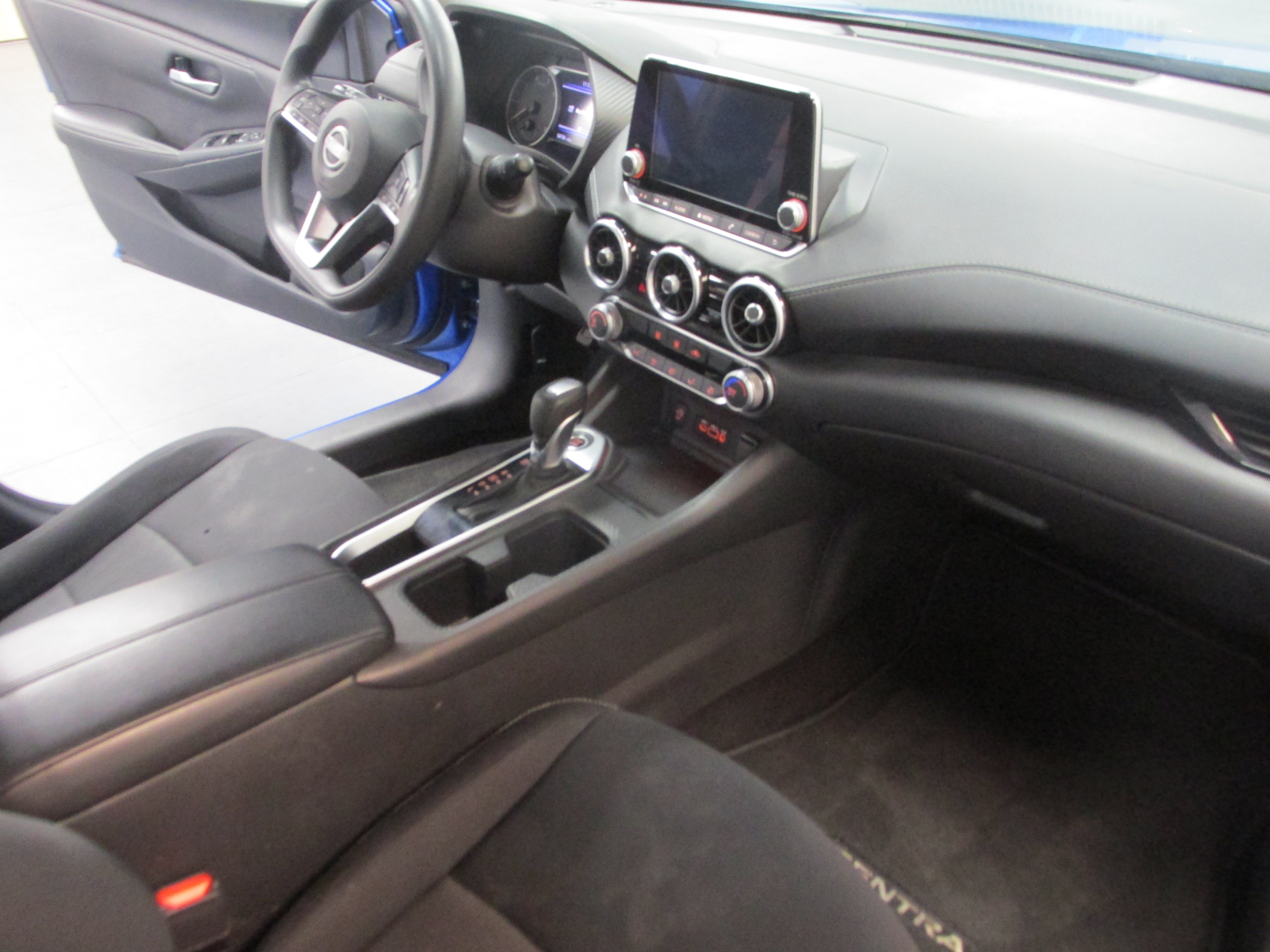 Used 2024 Nissan Sentra SV FWD image 24
