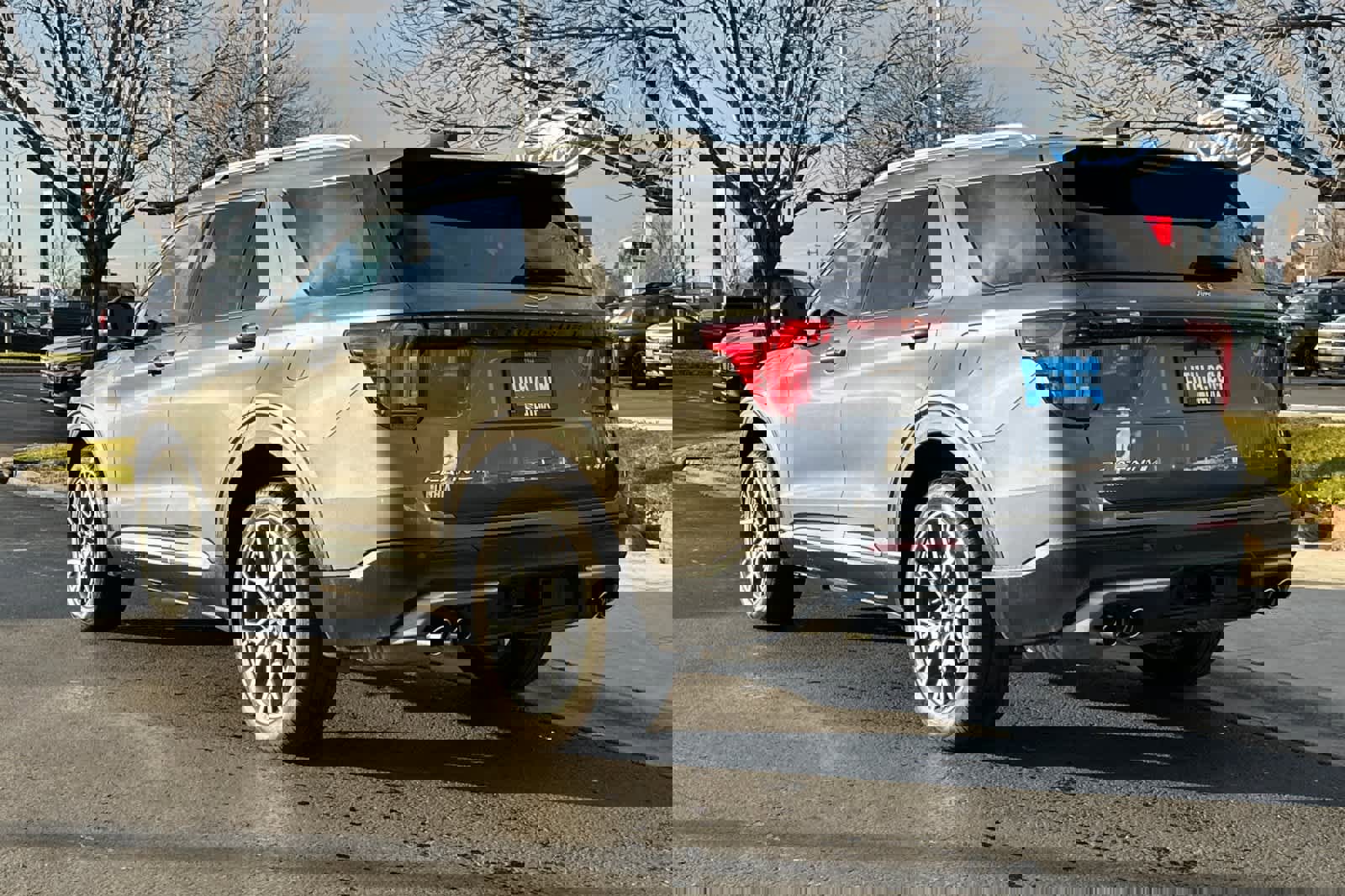 Certified 2025 Ford Explorer Platinum w/ Ultimate Package image 3