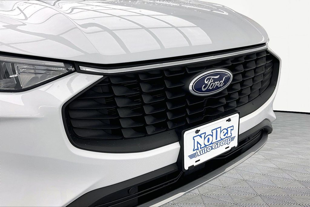 Certified 2023 Ford Escape Active w/ Cold Weather Package FWD image 28
