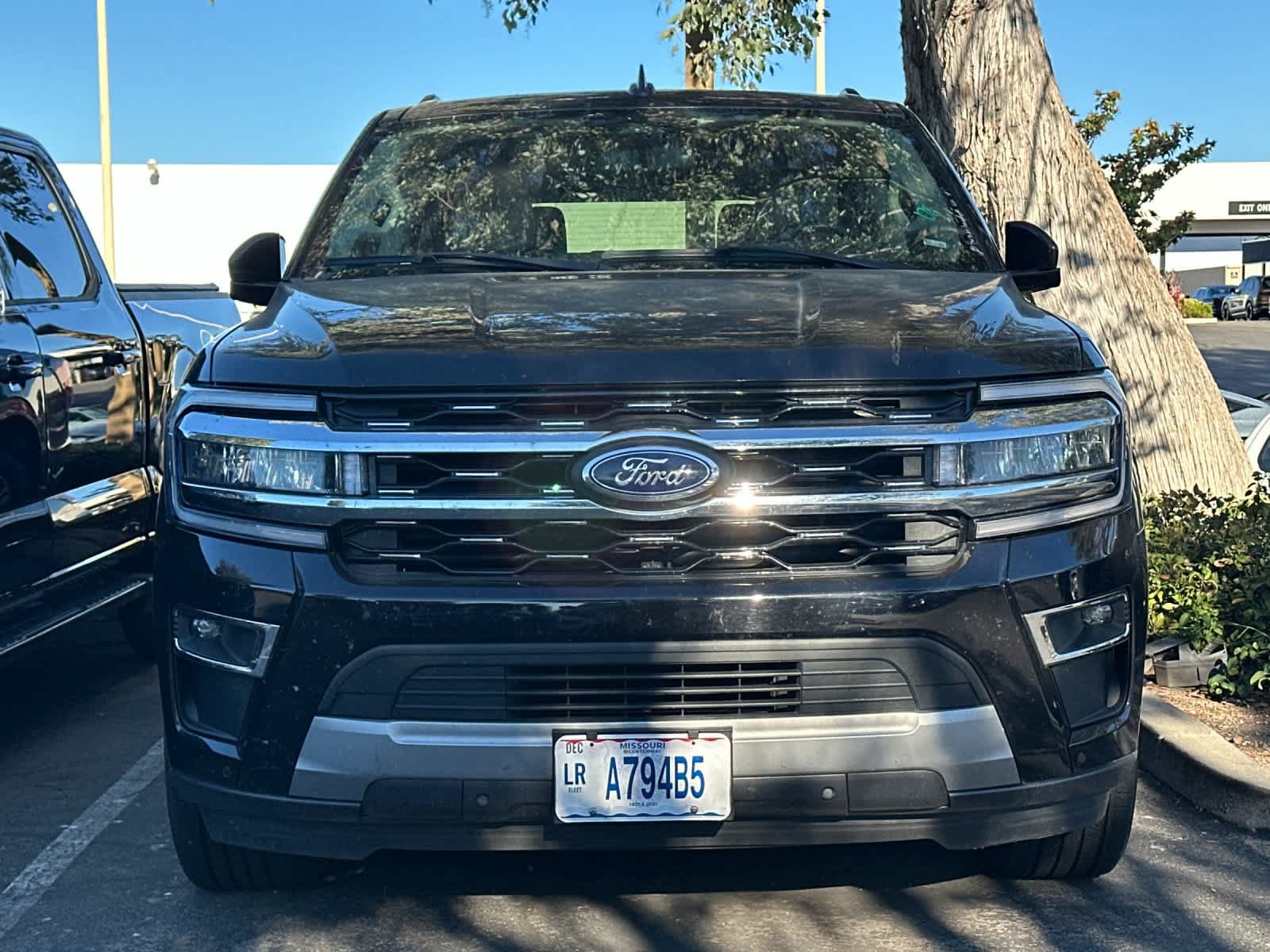 Certified 2024 Ford Expedition Limited AWD/4WD image 2
