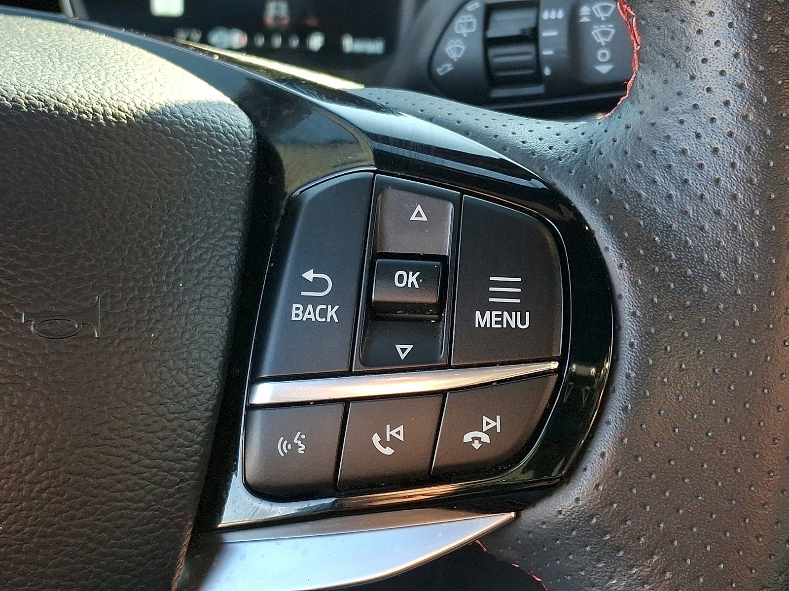 Certified 2025 Ford Explorer ST-Line w/ ST-Line Street Pack image 20