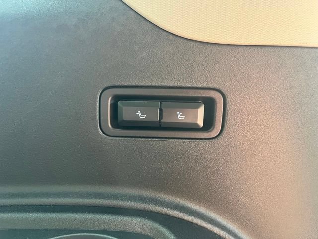 Certified 2025 Ford Expedition Active AWD/4WD image 27