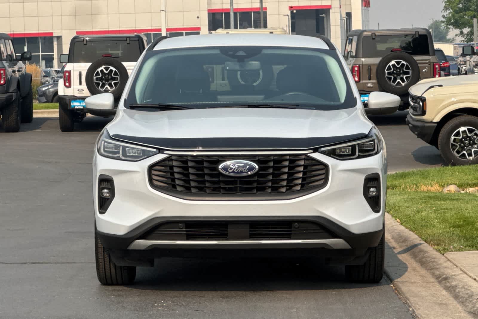 Certified 2025 Ford Escape Platinum AWD/4WD image 10