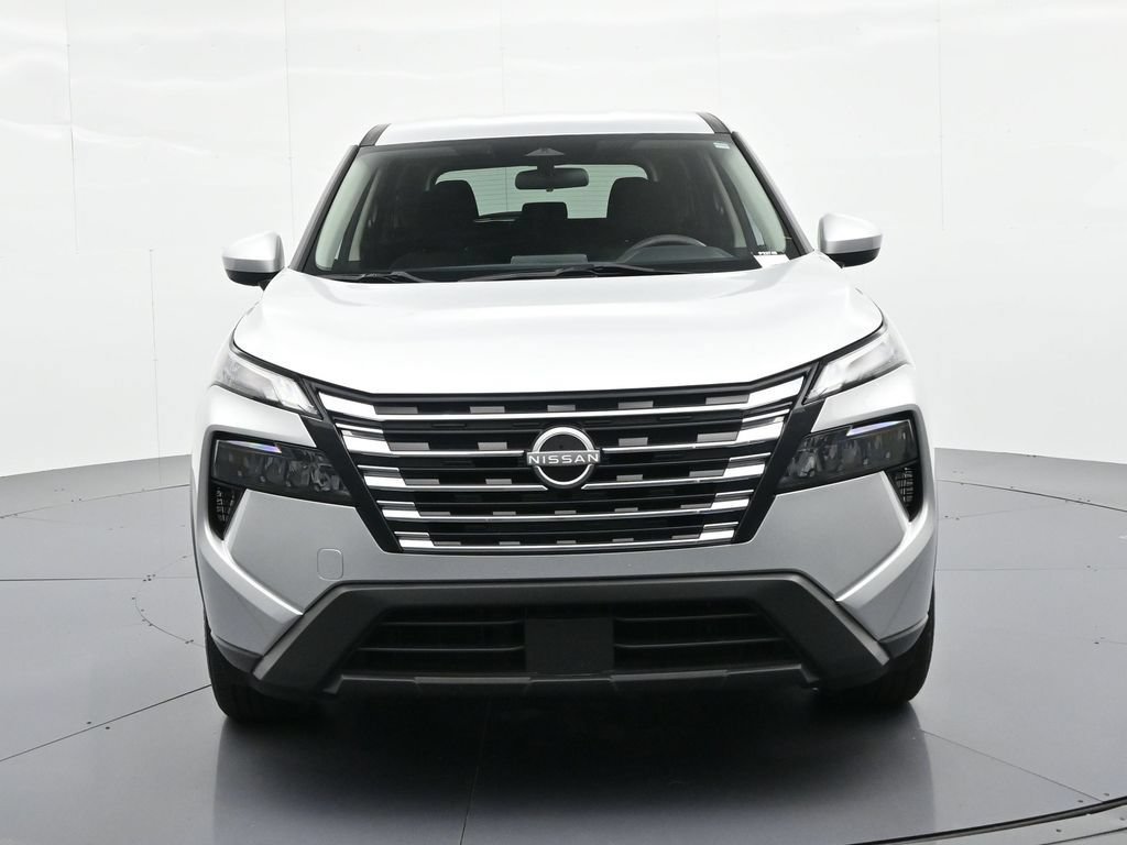 Used 2024 Nissan Rogue SV FWD image 3