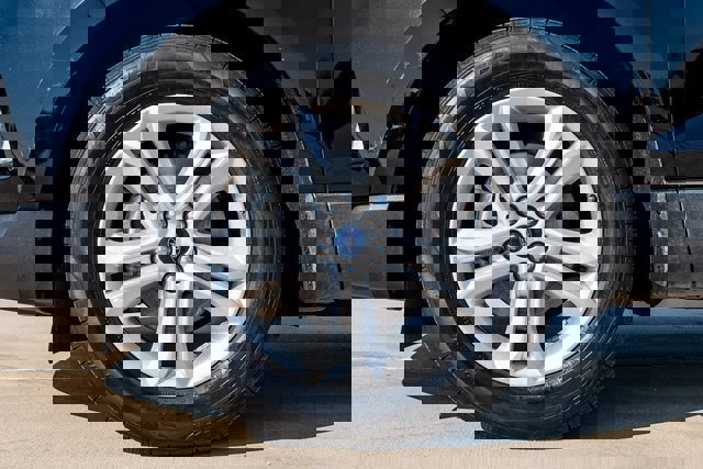 Certified 2019 Ford Edge SEL w/ Equipment Group 201A image 9