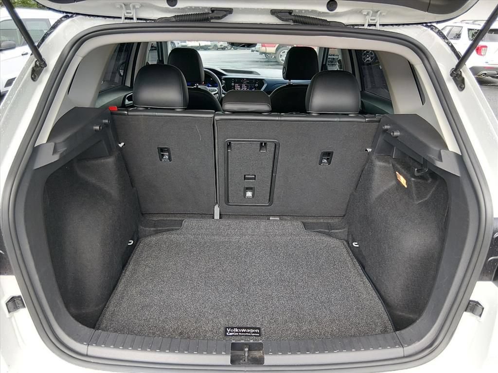 Used 2023 Volkswagen Taos SE w/ Panoramic Sunroof Package FWD image 17